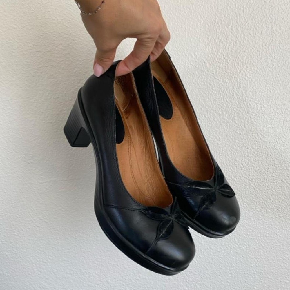 Y2K Kravings Carly Black Leather Round Toe Pump Velvet Bow Accent Block Heel